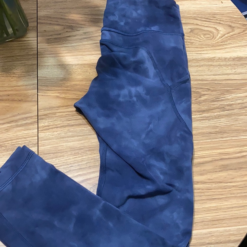 Lululemon Invigorate HR 23” crop tight diamond dye w/ side pockets